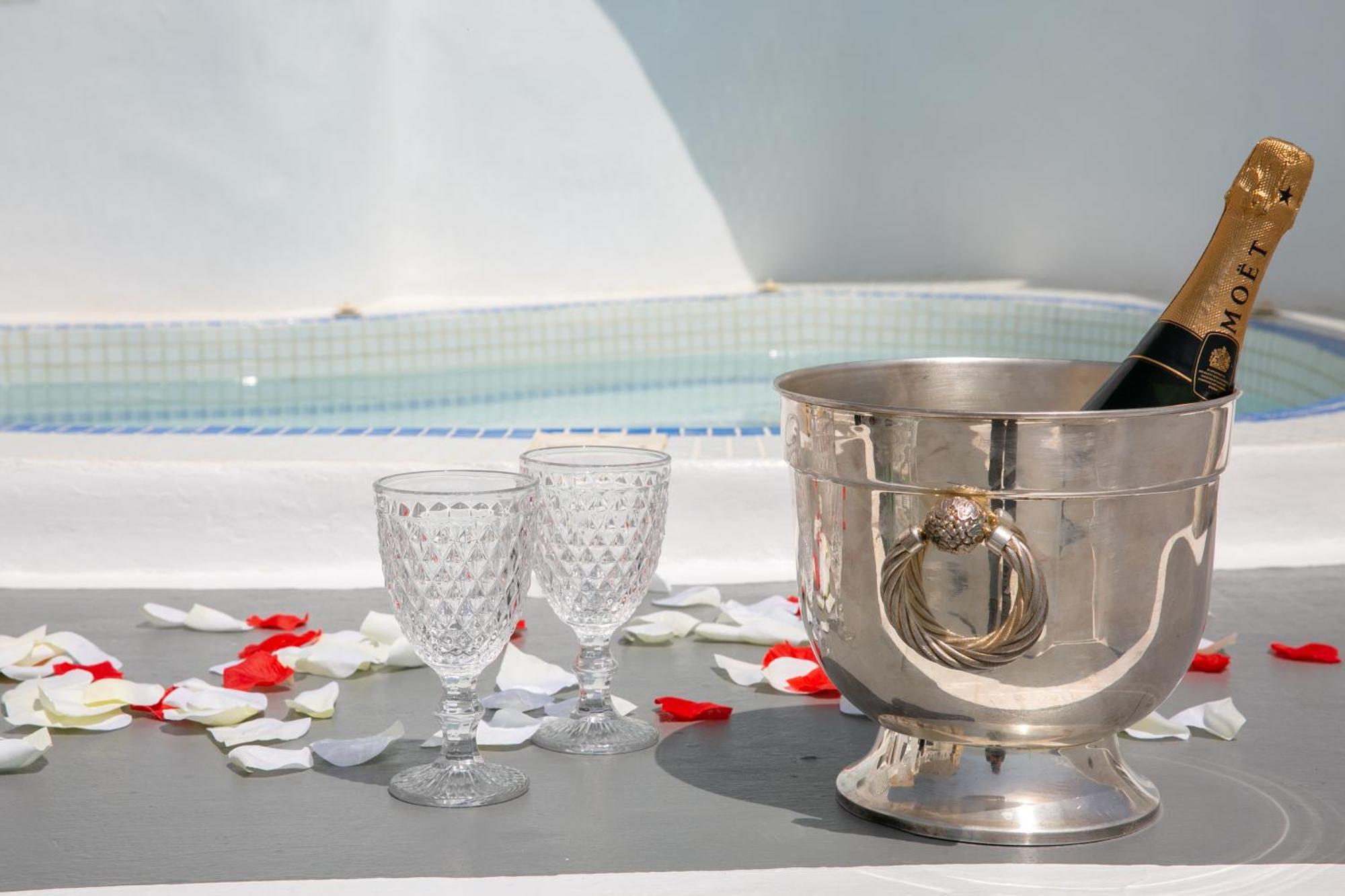 Vogue Suites Oia  Ngoại thất bức ảnh